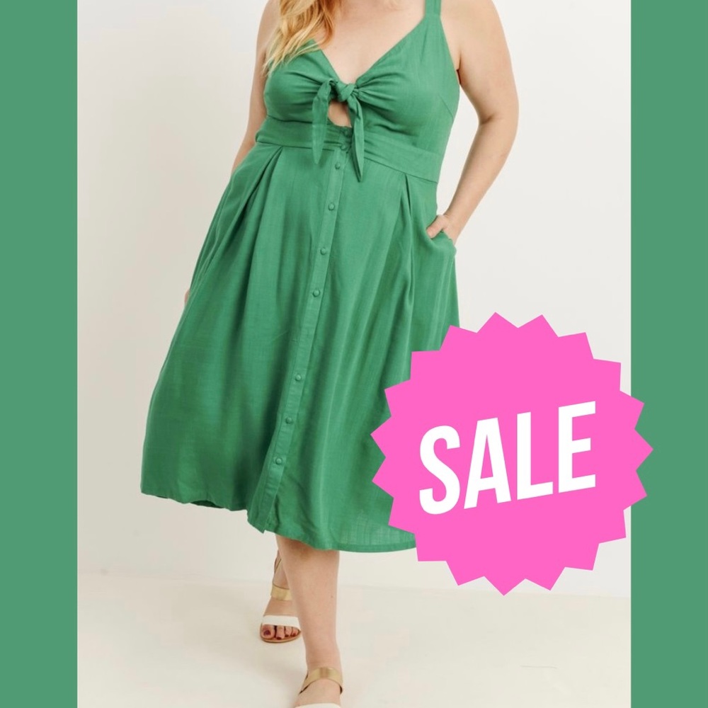 Plus Size Gilli Peek a Boo Keyhole and Bow Tie Green Dress